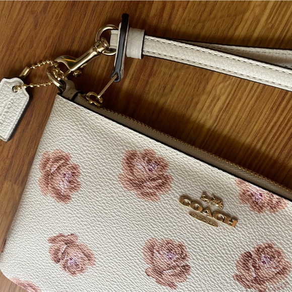 Coach Corner Zip Wristlet Cream With Floral Pink Rose Print With Hangtag - Picture 4 of 8